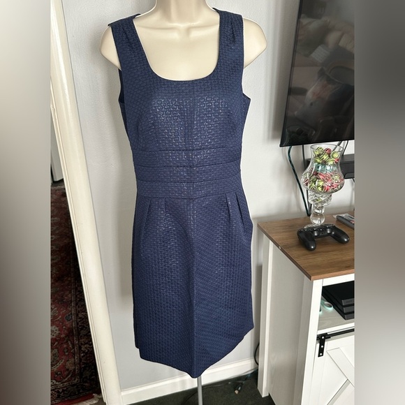 Banana Republic Dresses & Skirts - Banana Republic Elegant Navy Blue Sleeveless Dress size 6